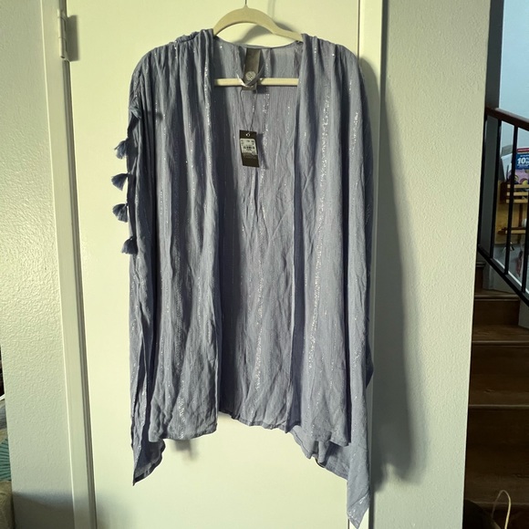 ⭐️3️⃣ for $20 ⭐️ Vince Camuto blue topper - Picture 2 of 4